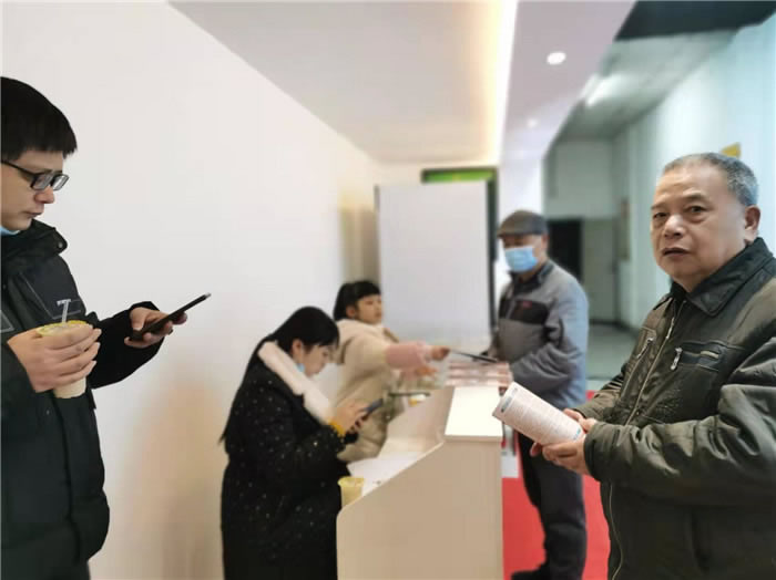 四川中青旅綿陽(yáng)分社、綿陽(yáng)市中旅假日旅行社、綿陽(yáng)自來(lái)文化傳播有限公司24H自助售貨服務(wù)盛大開(kāi)業(yè)