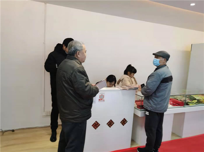四川中青旅綿陽(yáng)分社、綿陽(yáng)市中旅假日旅行社、綿陽(yáng)自來(lái)文化傳播有限公司24H自助售貨服務(wù)盛大開(kāi)業(yè)