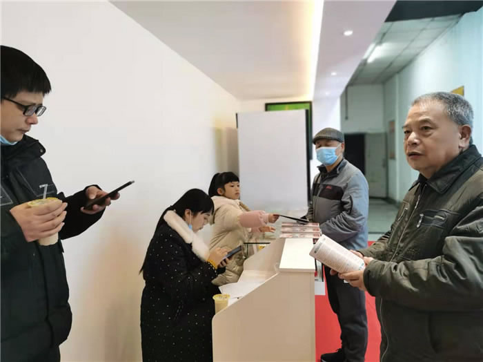 四川中青旅綿陽(yáng)分社、綿陽(yáng)市中旅假日旅行社、綿陽(yáng)自來(lái)文化傳播有限公司24H自助售貨服務(wù)盛大開(kāi)業(yè)